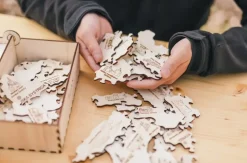 Puzzle Quebra-cabeça Zrúcaniny drevené em krabi膷ke